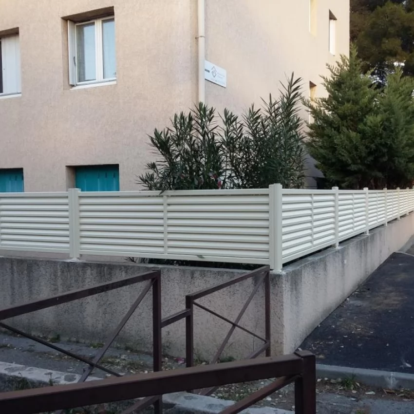Clôture en aluminium pour une maison à Istres